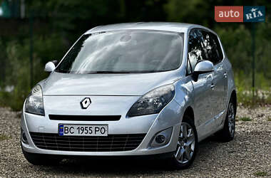 Минивэн Renault Grand Scenic 2011 в 