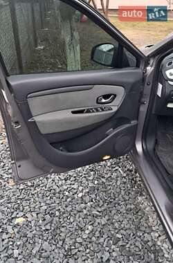 Минивэн Renault Grand Scenic 2011 в 