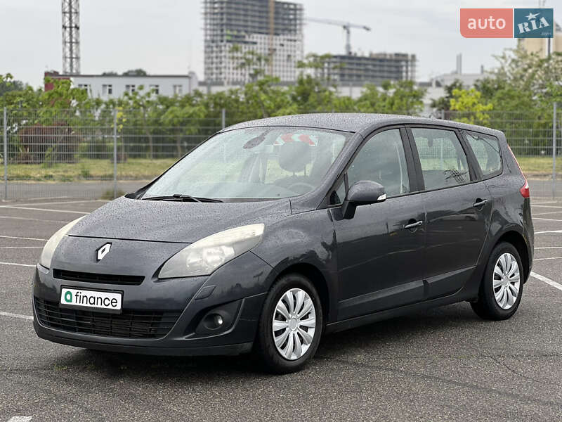 Минивэн Renault Grand Scenic 2010 в 