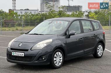 Минивэн Renault Grand Scenic 2010 в 