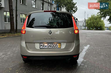 Мінівен Renault Grand Scenic 2011 в 