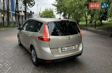 Мінівен Renault Grand Scenic 2011 в 