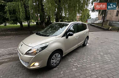 Мінівен Renault Grand Scenic 2011 в 