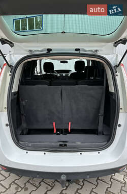 Минивэн Renault Grand Scenic 2015 в 