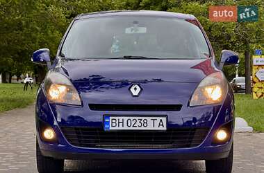 Минивэн Renault Grand Scenic 2010 в 