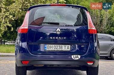 Минивэн Renault Grand Scenic 2010 в 