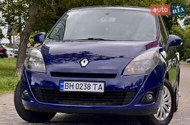 Минивэн Renault Grand Scenic 2010 в 