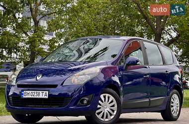 Минивэн Renault Grand Scenic 2010 в 