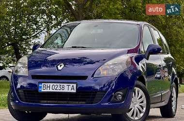 Минивэн Renault Grand Scenic 2010 в 