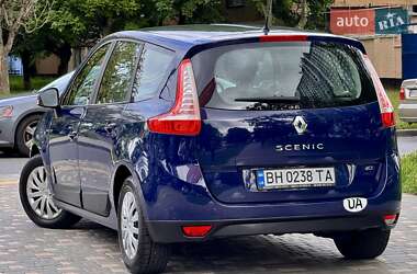 Минивэн Renault Grand Scenic 2010 в 