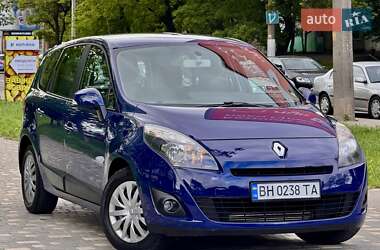 Минивэн Renault Grand Scenic 2010 в 