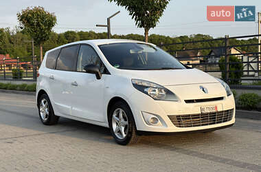 Минивэн Renault Grand Scenic 2011 в 