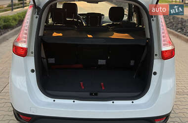 Минивэн Renault Grand Scenic 2011 в 
