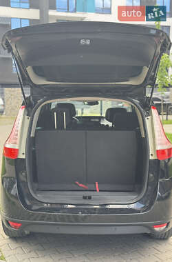 Минивэн Renault Grand Scenic 2013 в 