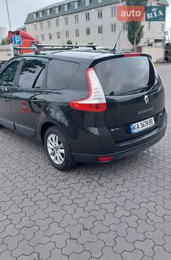 Минивэн Renault Grand Scenic 2013 в 