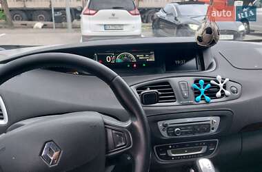 Минивэн Renault Grand Scenic 2013 в 
