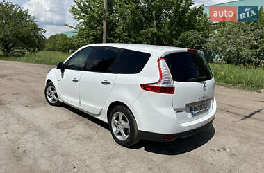 Минивэн Renault Grand Scenic 2011 в 