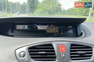 Минивэн Renault Grand Scenic 2011 в 