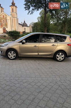 Мінівен Renault Grand Scenic 2013 в 
