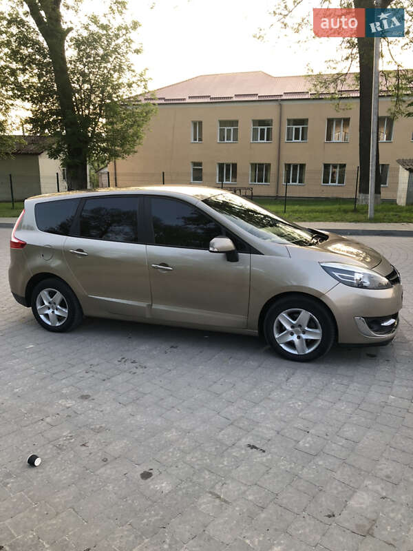 Минивэн Renault Grand Scenic 2013 в Городке
