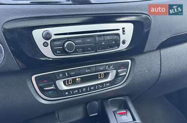 Минивэн Renault Grand Scenic 2014 в 