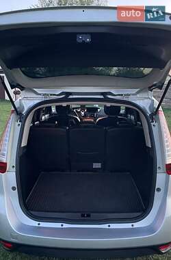 Минивэн Renault Grand Scenic 2013 в 