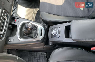 Мінівен Renault Grand Scenic 2012 в 