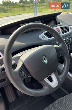 Минивэн Renault Grand Scenic 2009 в 