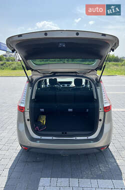 Минивэн Renault Grand Scenic 2009 в 