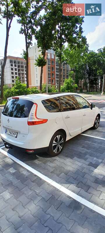 Минивэн Renault Grand Scenic 2011 в Святопетровское