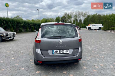 Минивэн Renault Grand Scenic 2013 в 