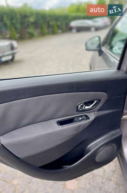 Минивэн Renault Grand Scenic 2013 в 
