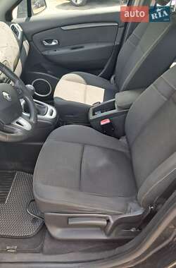 Минивэн Renault Grand Scenic 2009 в 