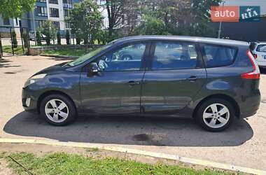 Минивэн Renault Grand Scenic 2009 в 