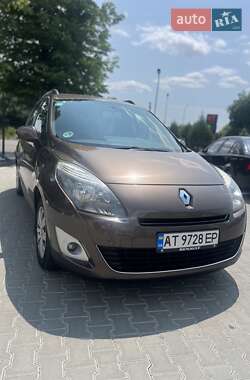 Минивэн Renault Grand Scenic 2010 в 