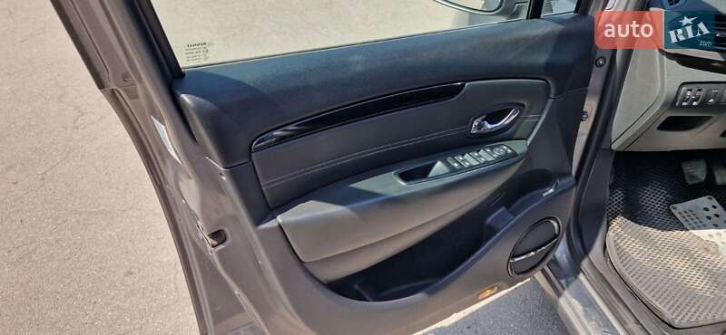 Минивэн Renault Grand Scenic 2012 в Кривом Роге