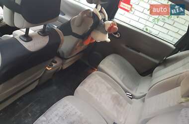 Минивэн Renault Grand Scenic 2004 в 