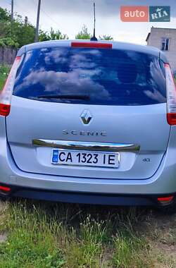 Мінівен Renault Grand Scenic 2012 в 