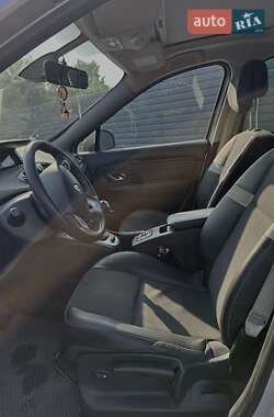 Минивэн Renault Grand Scenic 2012 в 