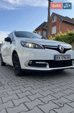 Минивэн Renault Grand Scenic 2015 в 