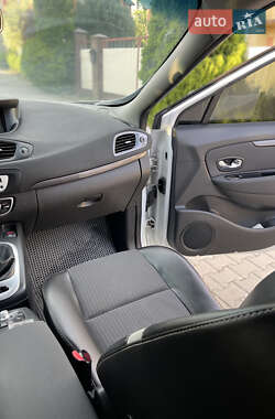 Минивэн Renault Grand Scenic 2015 в 