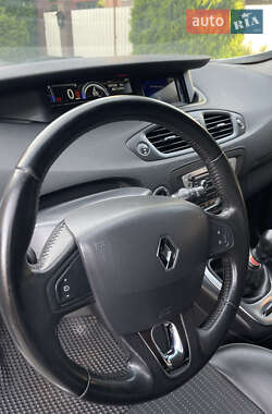 Минивэн Renault Grand Scenic 2015 в 
