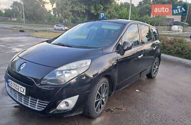 Минивэн Renault Grand Scenic 2011 в 