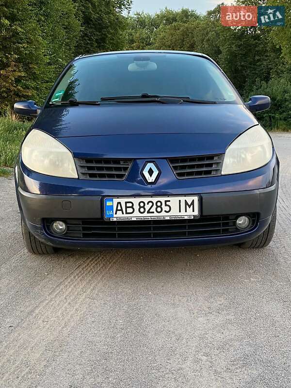 Минивэн Renault Grand Scenic 2004 в 