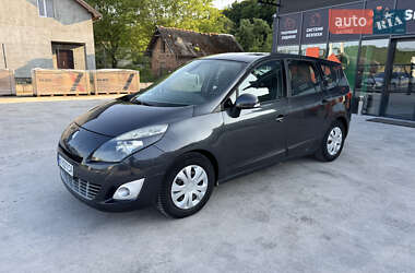 Минивэн Renault Grand Scenic 2010 в 