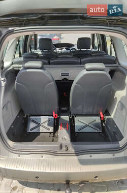 Минивэн Renault Grand Scenic 2004 в 