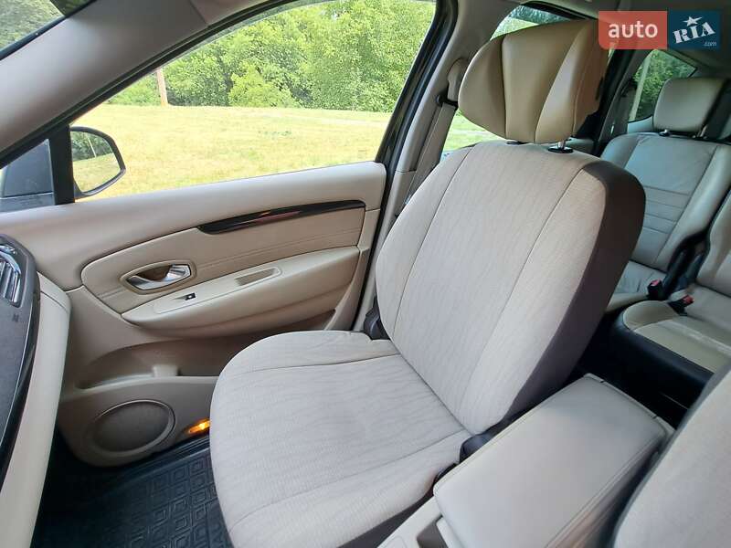 Мінівен Renault Grand Scenic 2013 в Бурштині