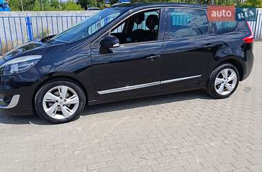 Минивэн Renault Grand Scenic 2013 в 