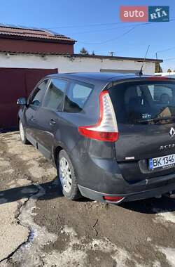 Минивэн Renault Grand Scenic 2010 в 