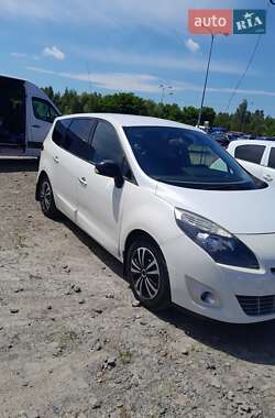 Минивэн Renault Grand Scenic 2012 в 